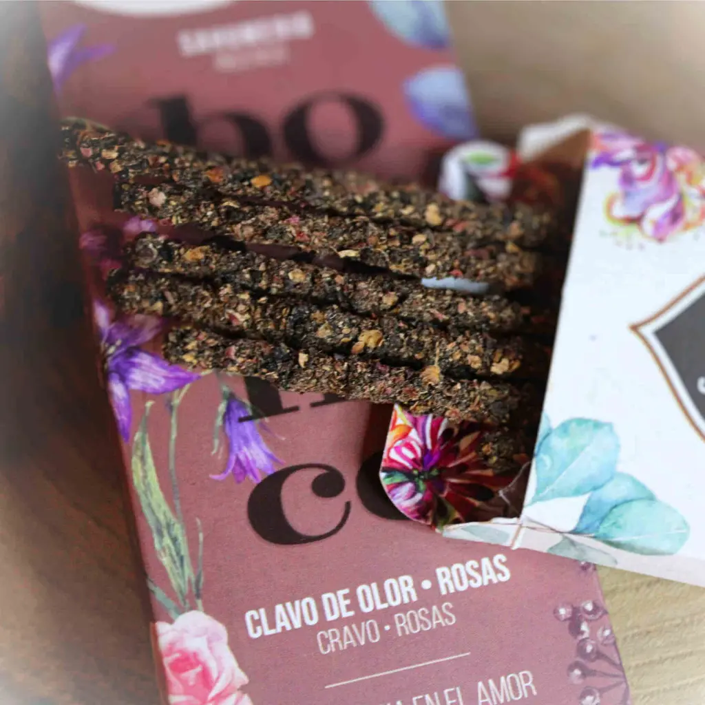 cloue de giroffle & Roses (2).webp